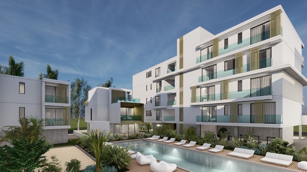 Property photo 2 of 31