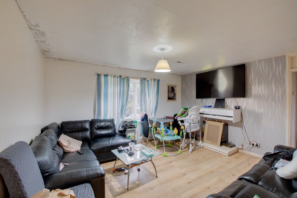 Property photo 3 of 8 Picture No. 95