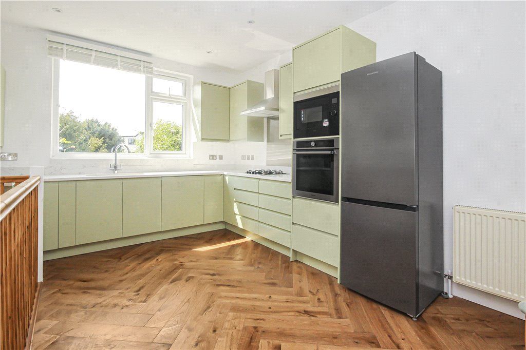 Property photo 2 of 18 Kitchen