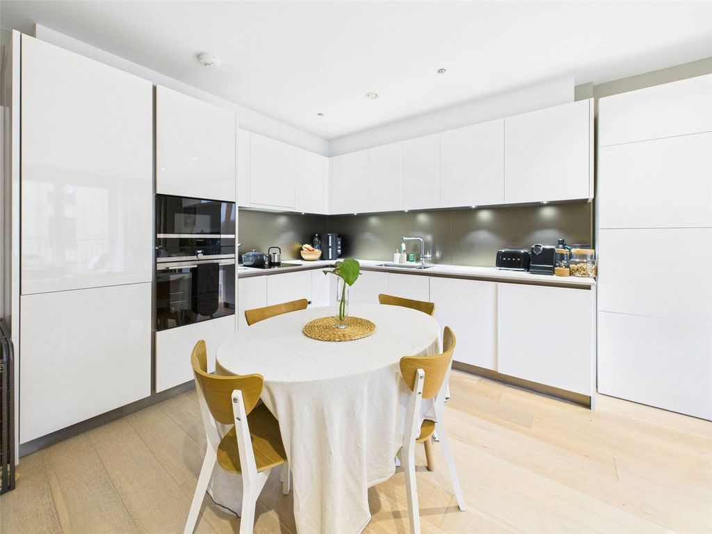 Property photo 2 of 10 Picture No. 34