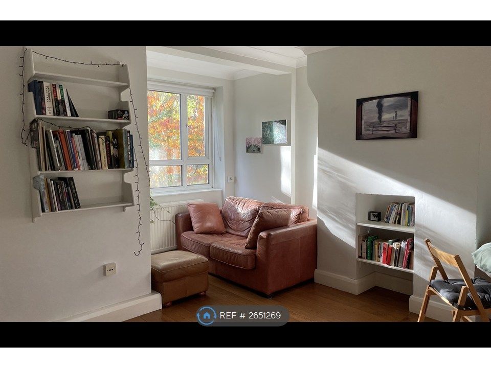 Property photo 1 of 23 Living Room