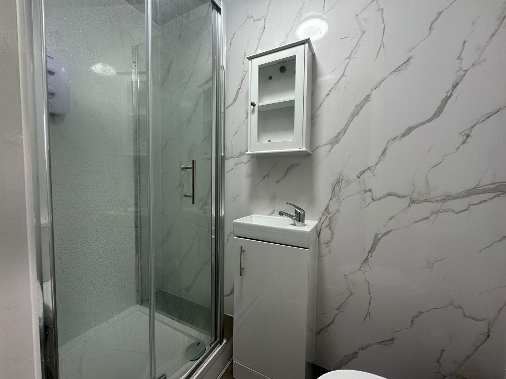 Property photo 3 of 5 Ensuite