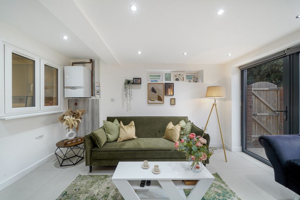 Property photo 3 of 29