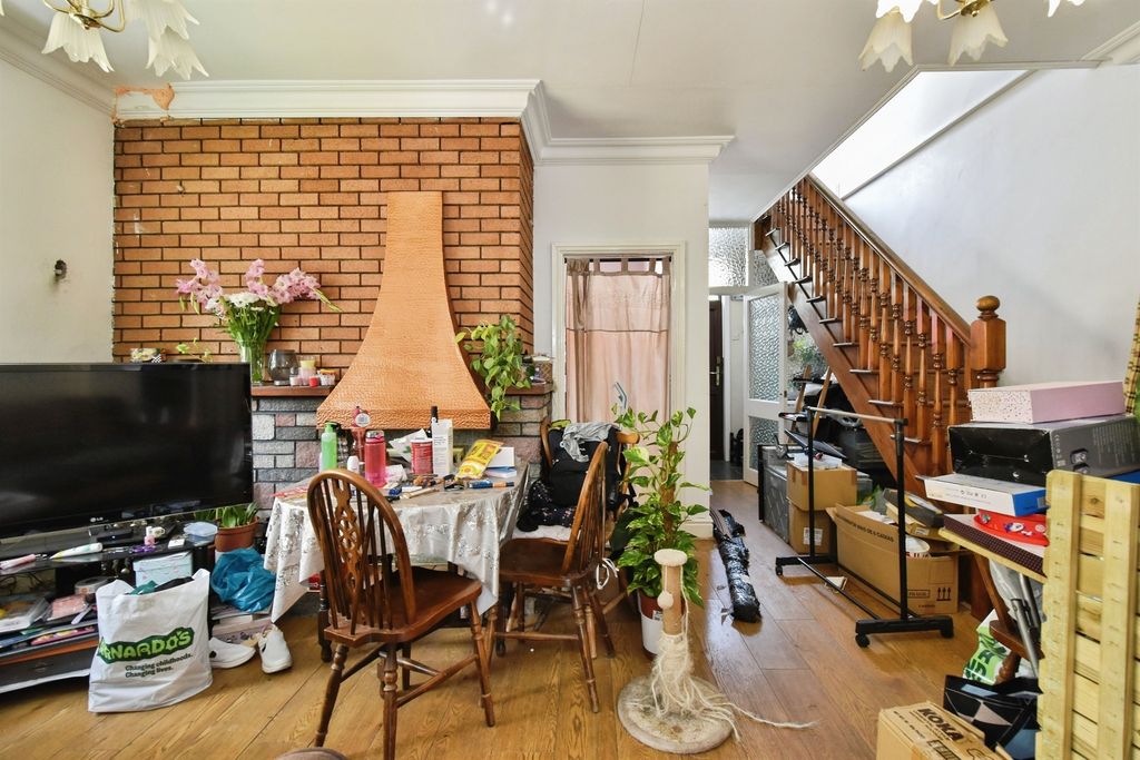 Property photo 3 of 16