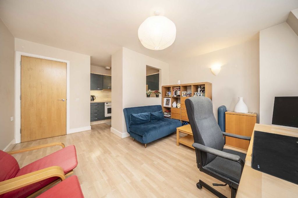 Property photo 2 of 8