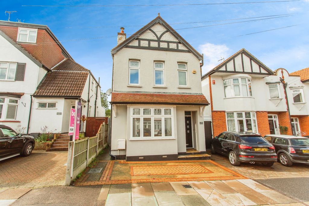 Property photo 1 of 17 Exrterior
