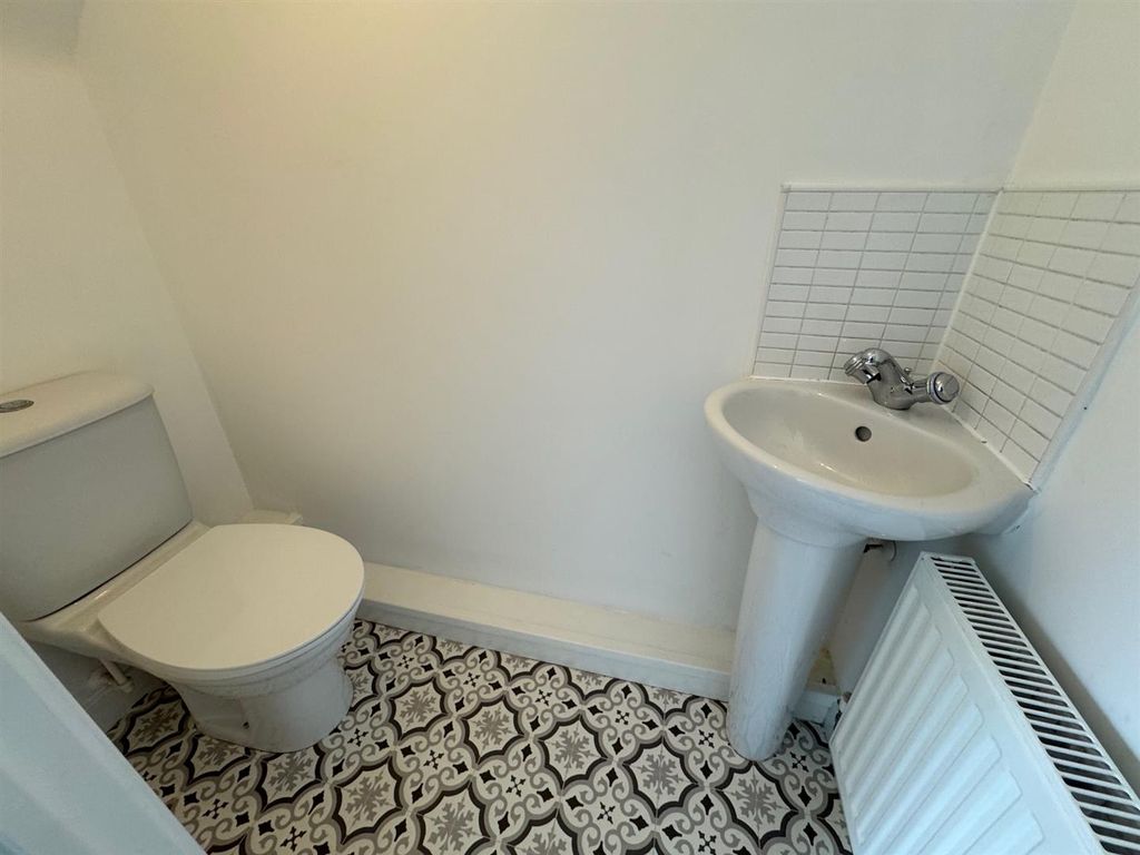 Property photo 3 of 17 Wc