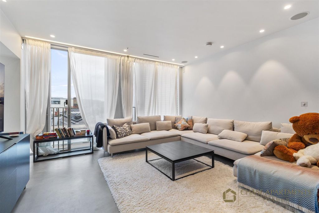 Property photo 1 of 12 Nova Building Sw1W  0Aj-6.Jpg