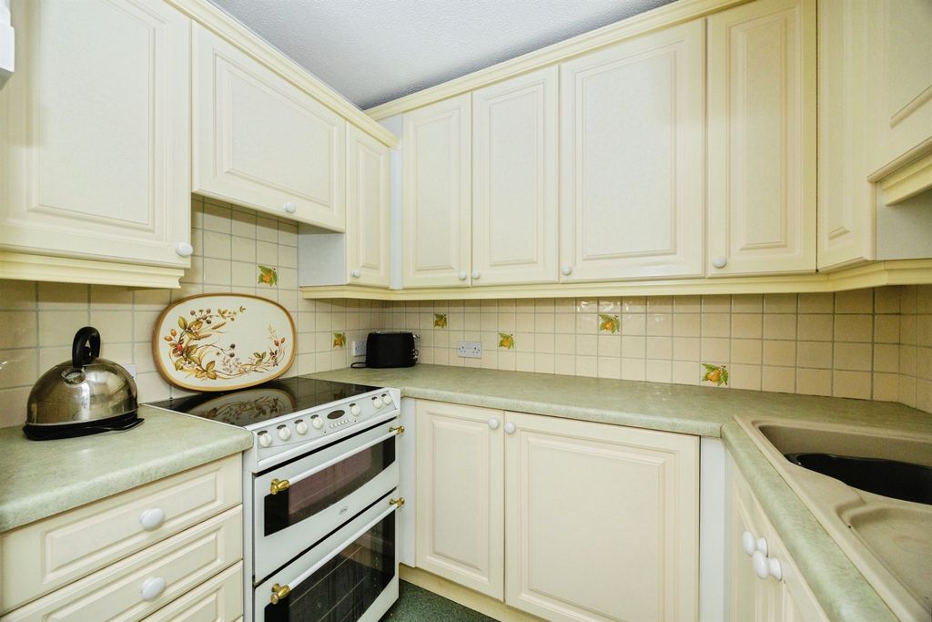 Property photo 3 of 21