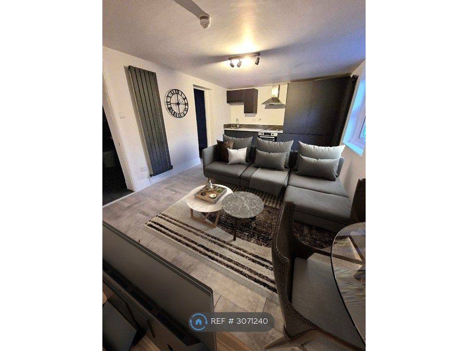 Property photo 1 of 3