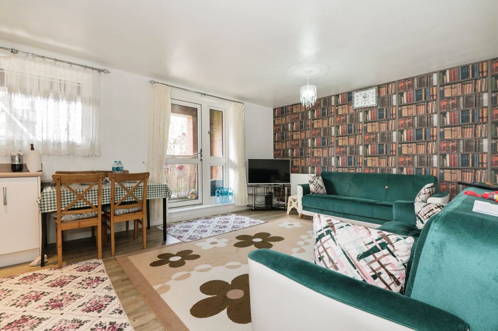 Property photo 2 of 17 Photography