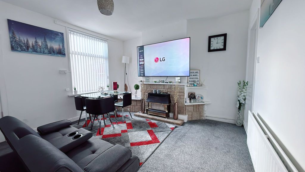 Property photo 3 of 12