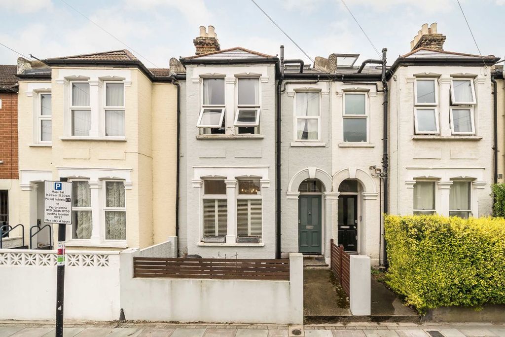 Property photo 2 of 11