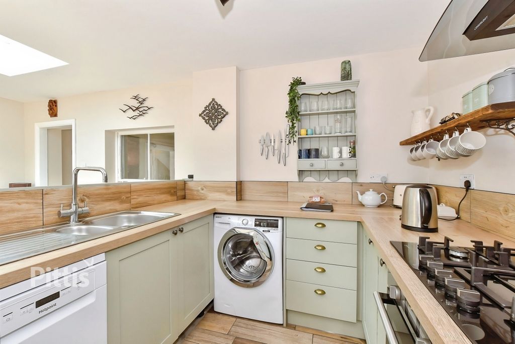 Property photo 3 of 10