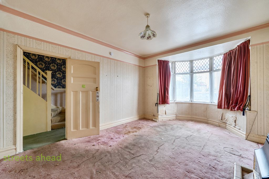 Property photo 3 of 25 B6A831B7-F548-474...