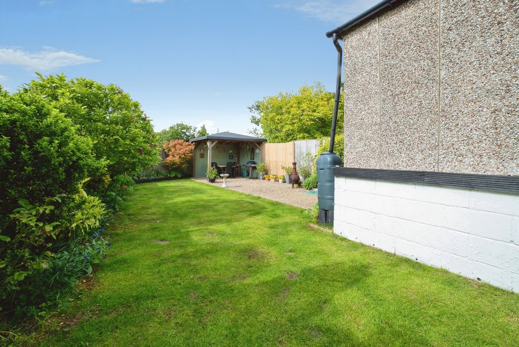 Property photo 3 of 39 Garden