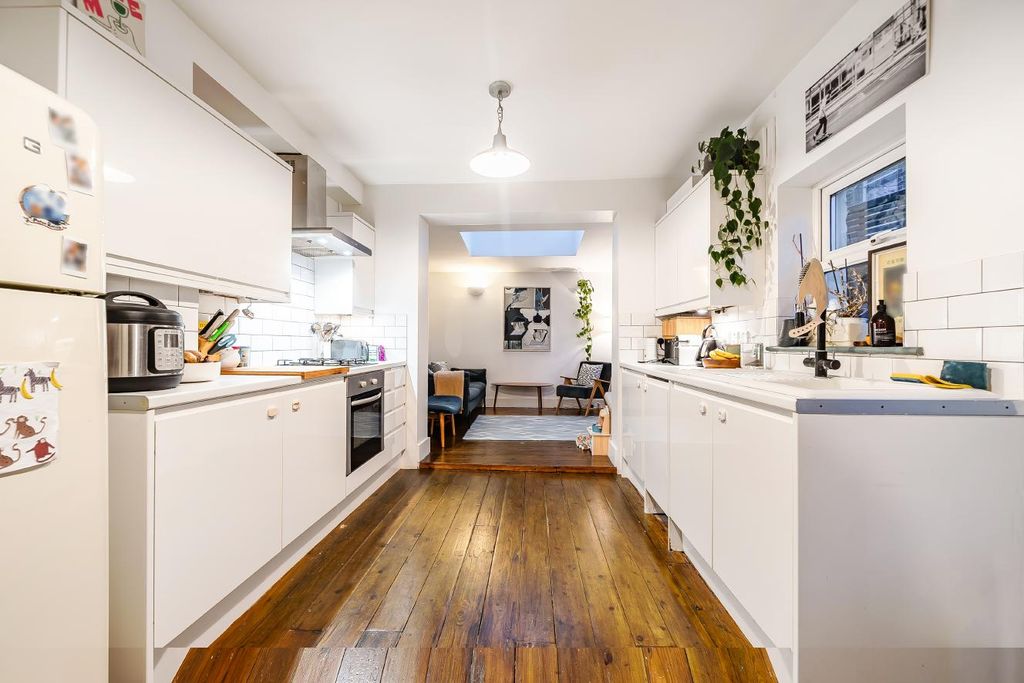 Property photo 2 of 16 Picture 2