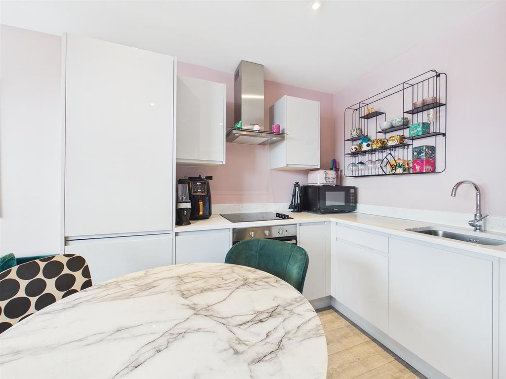 Property photo 3 of 6 Cam05080G0-Pr0314-Still008.Jpg