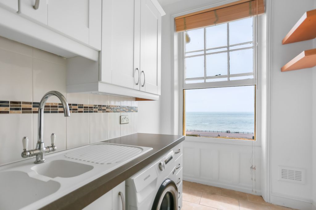 Property photo 3 of 17 296A87252