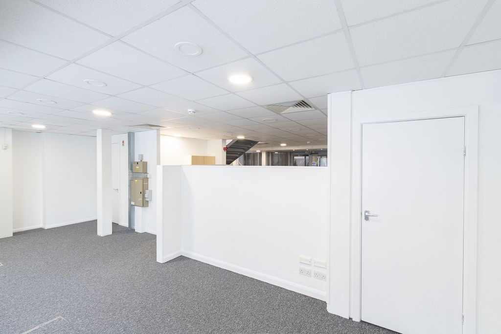 Property photo 2 of 9 An Empty Arch With White Lining