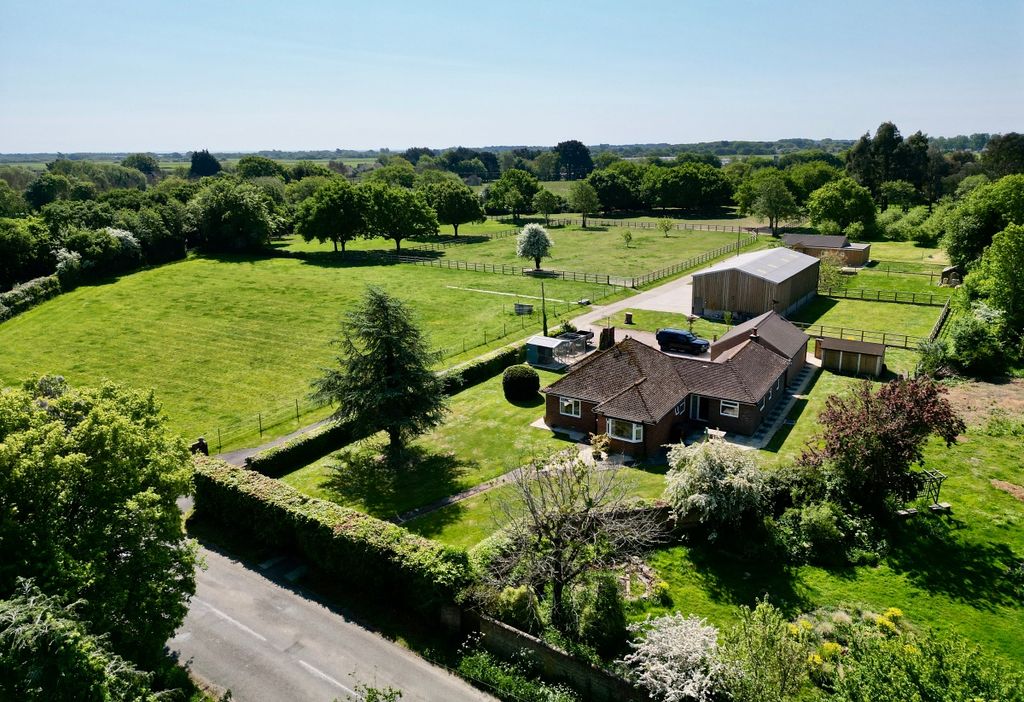 Property photo 2 of 52