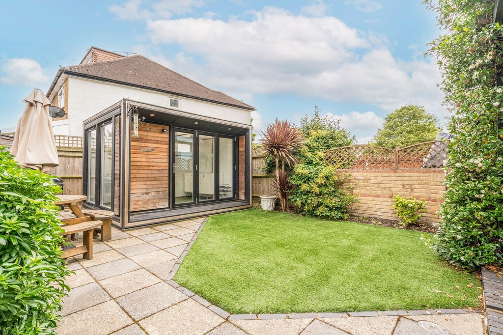 Property photo 3 of 13