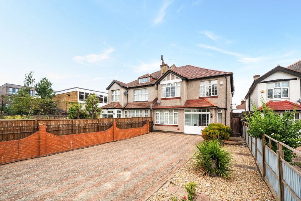Property photo 1 of 13 18-6A60ee4E7495d-...