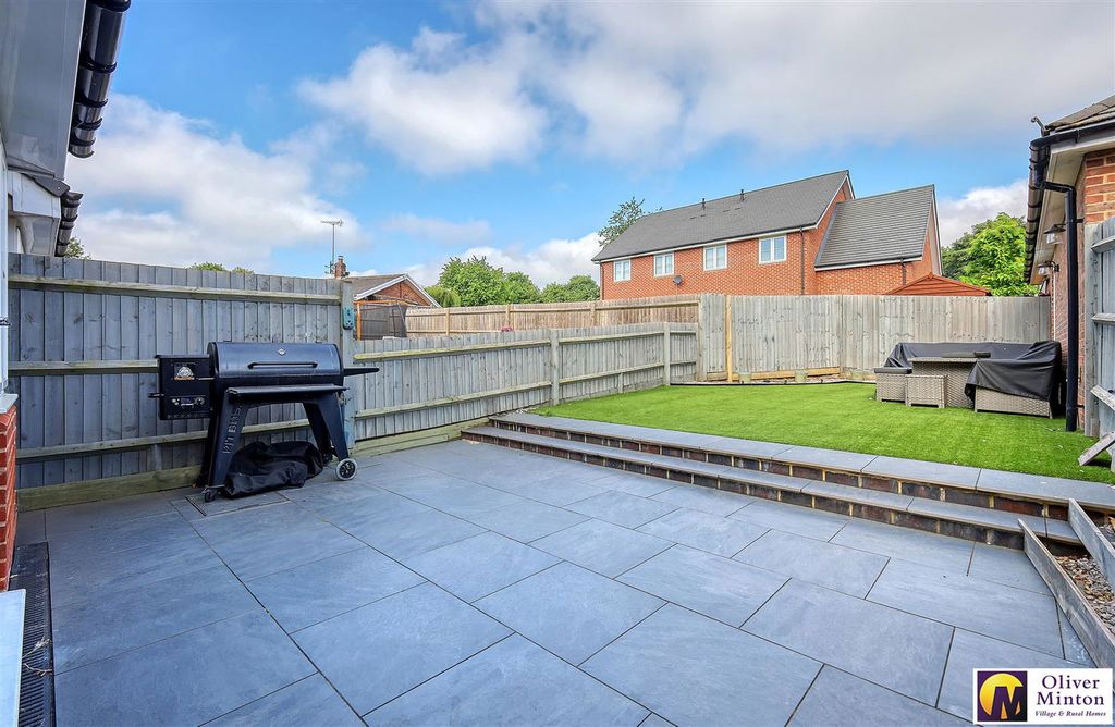 Property photo 3 of 33