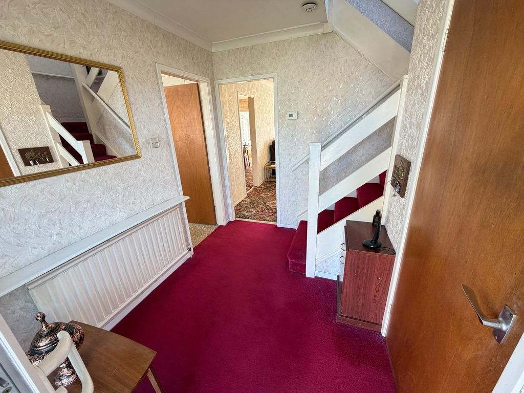 Property photo 3 of 28 Hall