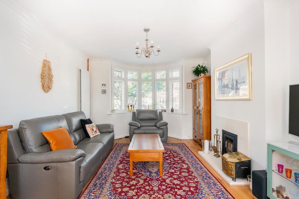 Property photo 1 of 28 0O8Cdd - Living Room D.Jpg