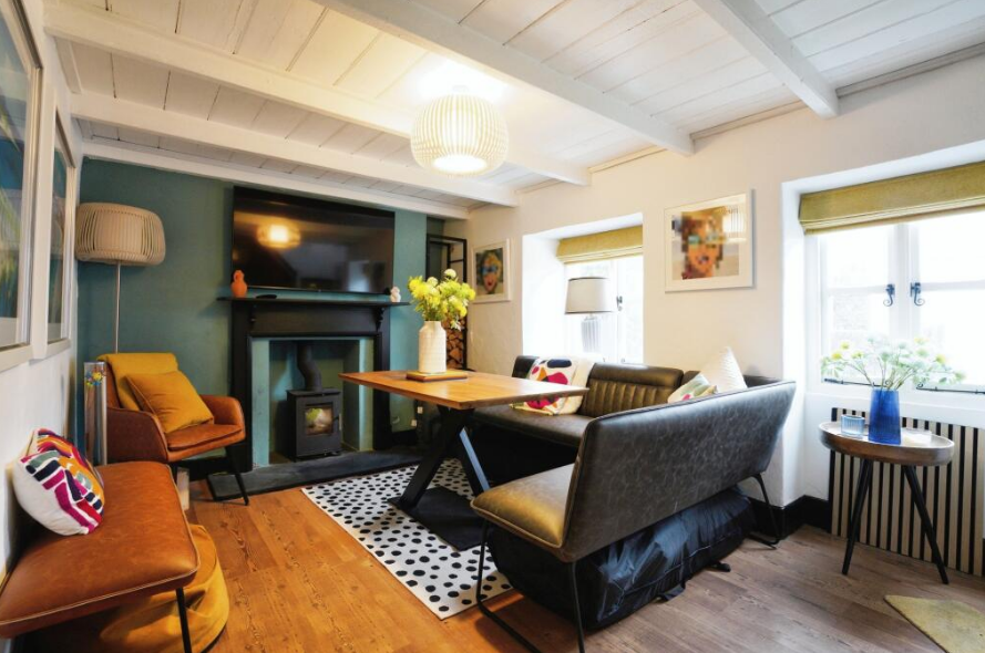 Property photo 2 of 11