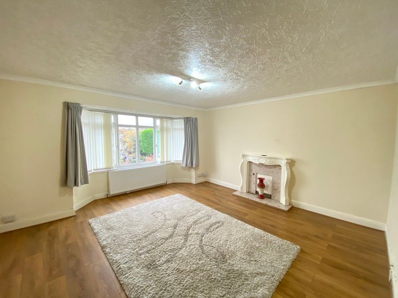 Property photo 2 of 8 Lounge