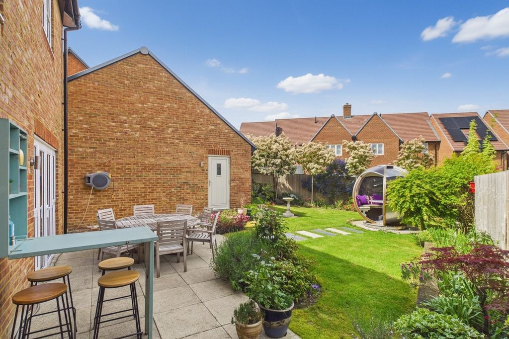Property photo 2 of 23 Picture No. 80