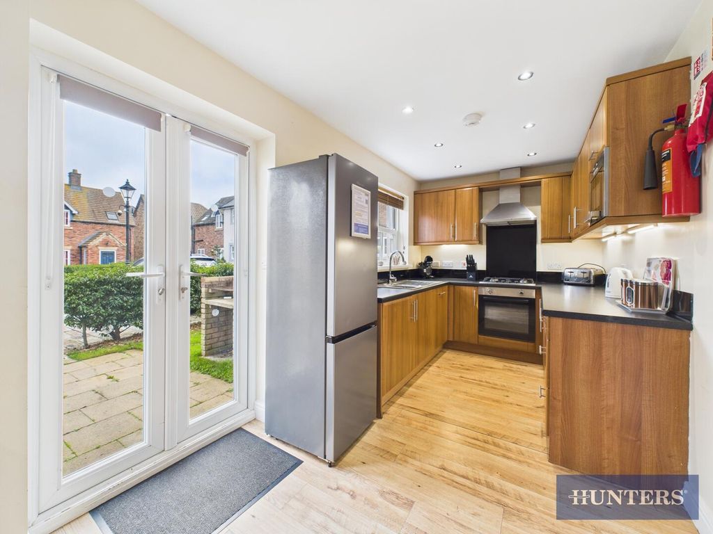 Property photo 2 of 17 Kitchen