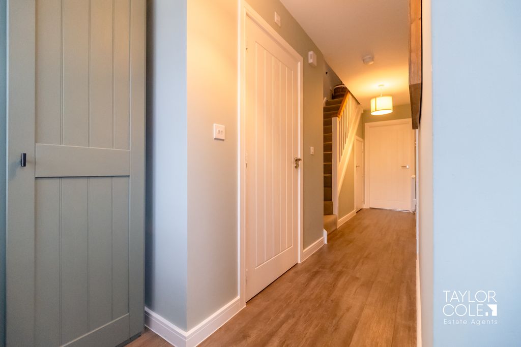 Property photo 2 of 25