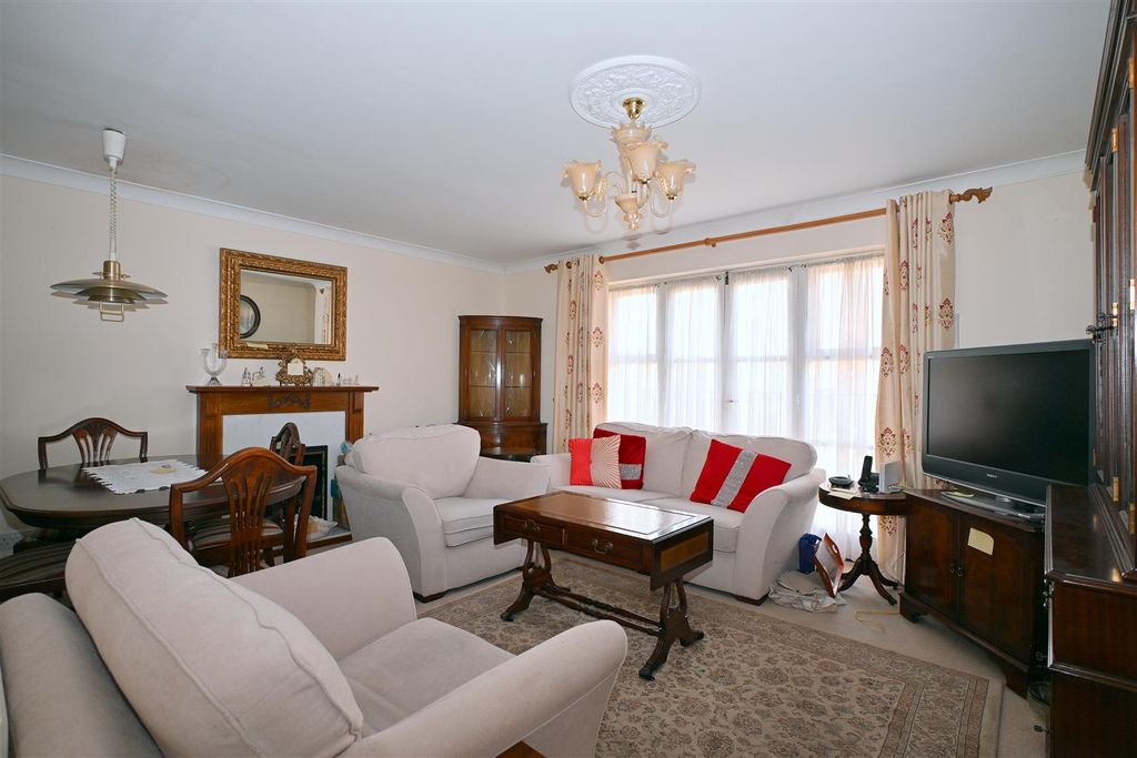 Property photo 3 of 9 Living Room
