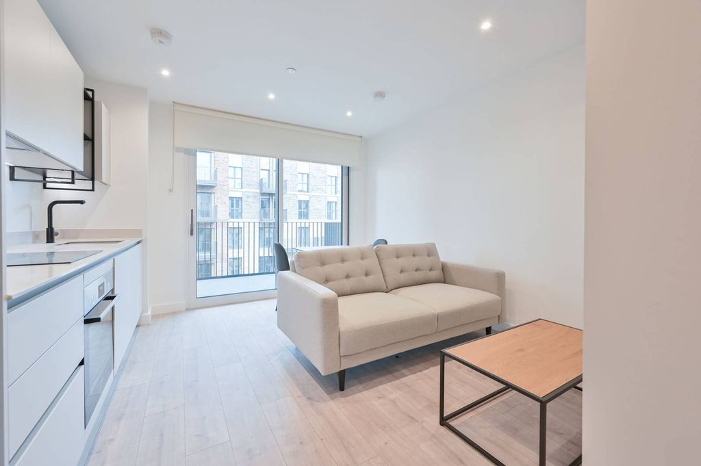 Property photo 1 of 11