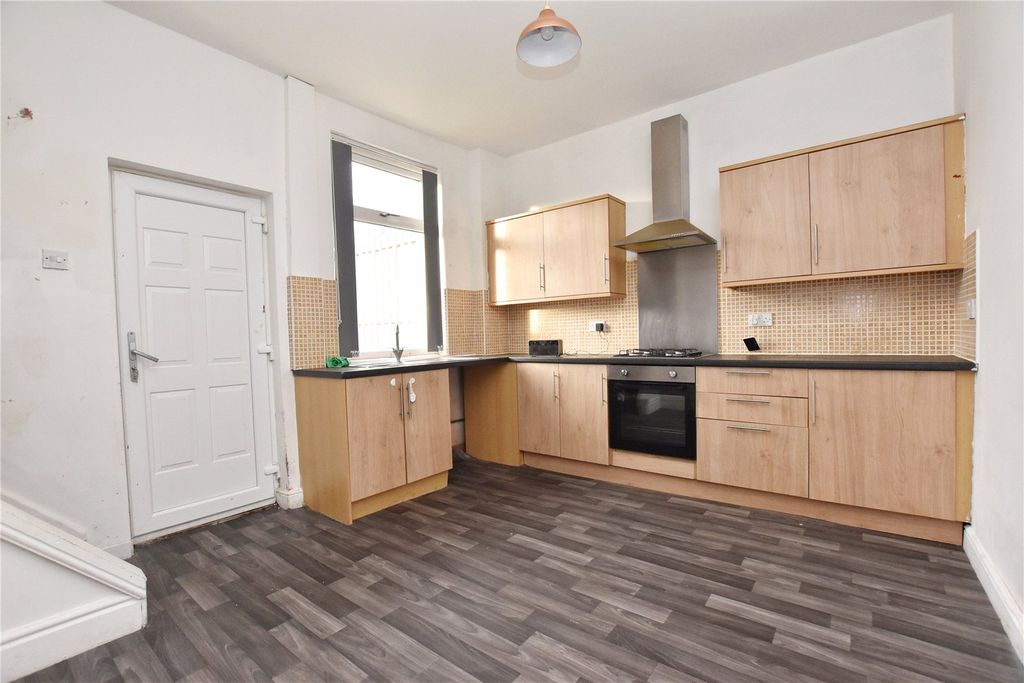 Property photo 3 of 11 Picture No. 18