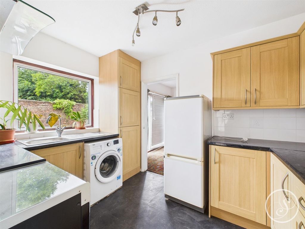 Property photo 2 of 15 Kitchen