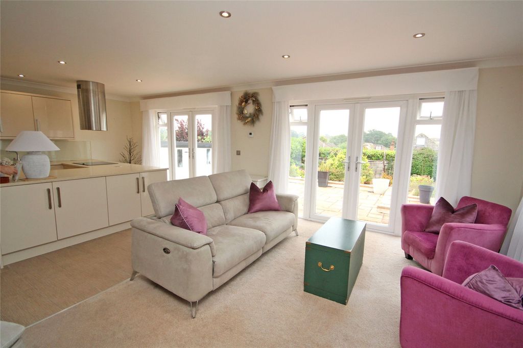 Property photo 3 of 12 Picture No. 08