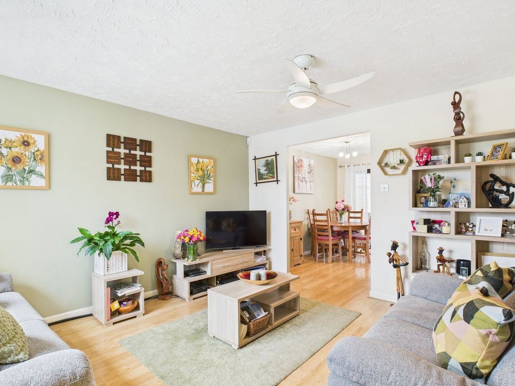 Property photo 2 of 16