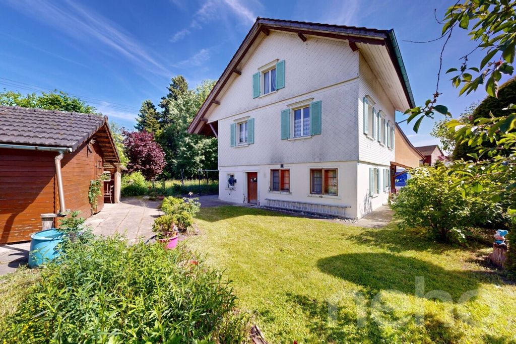 Property photo 3 of 12