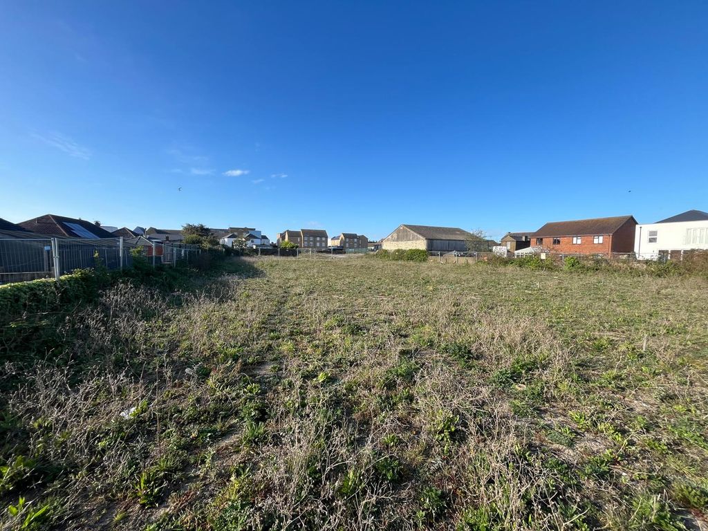 Property photo 3 of 4 Ground