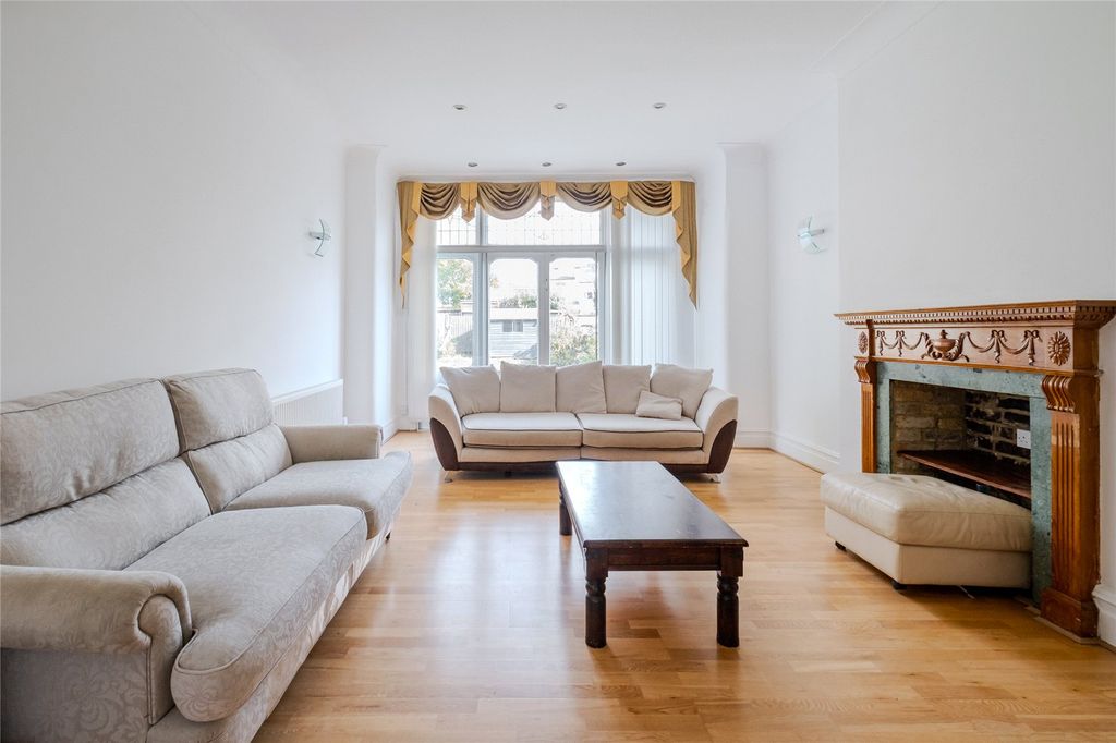 Property photo 3 of 17 Picture No. 22