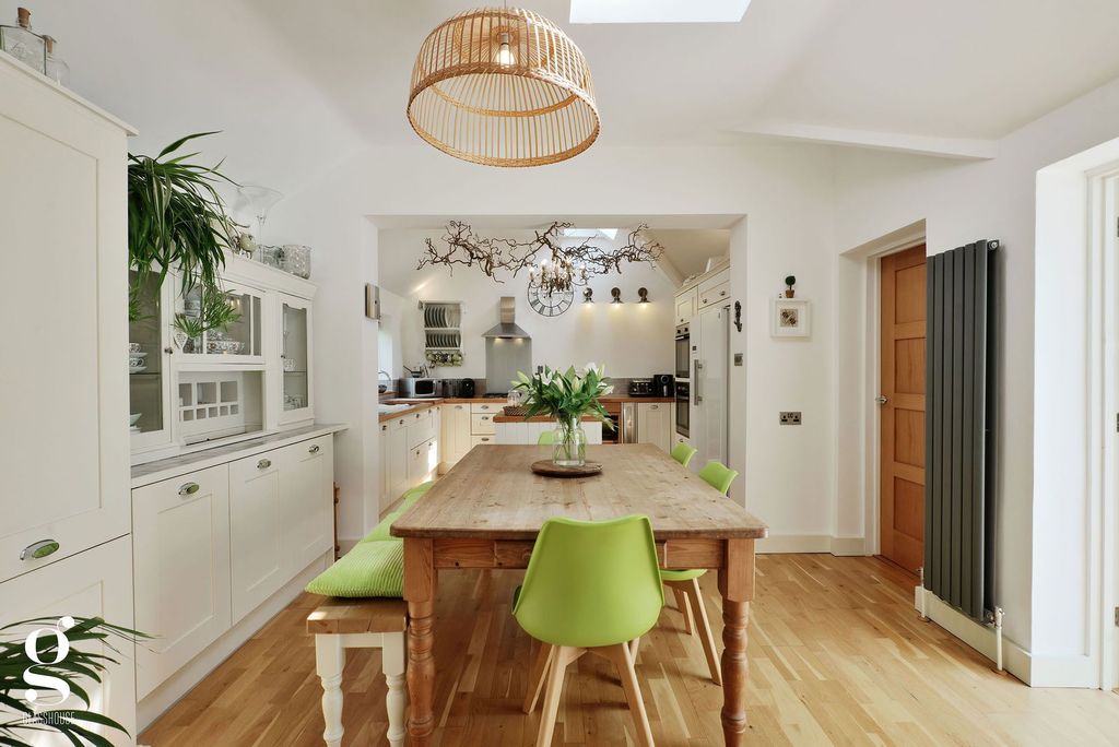 Property photo 3 of 56