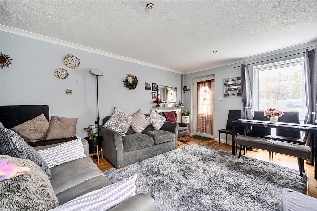 Property photo 2 of 21 1433488-8-69c66Efc4Dbd9.Jpg