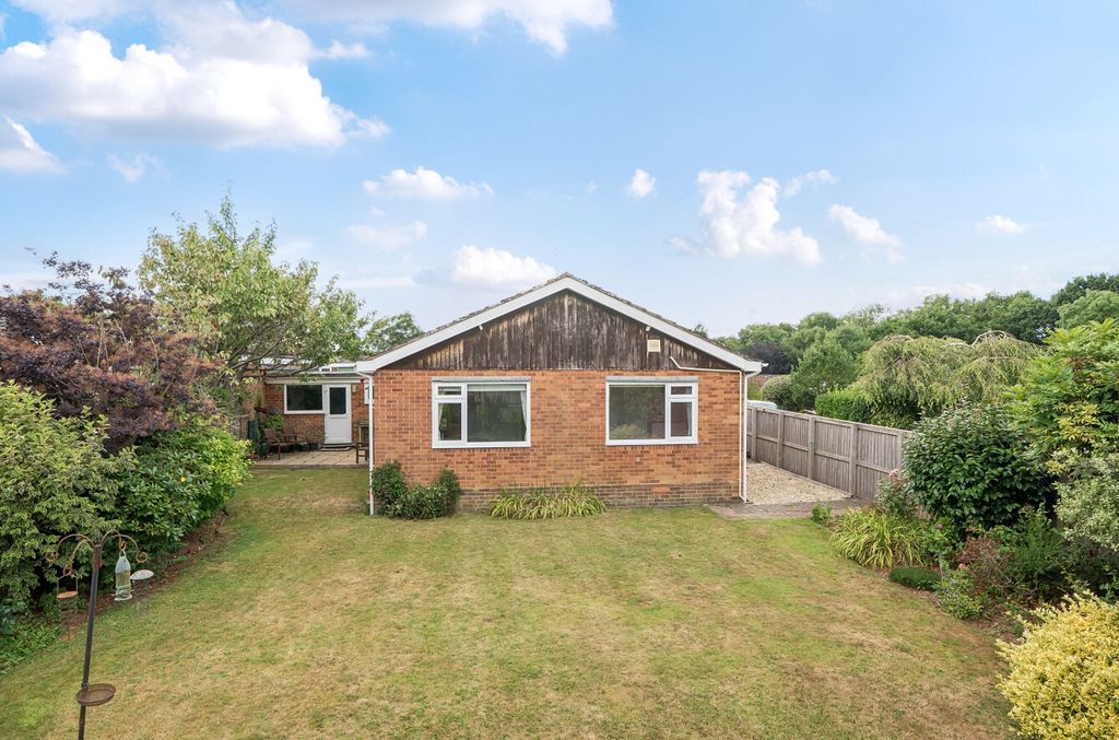 Property photo 3 of 18 Tiverton, Seddons