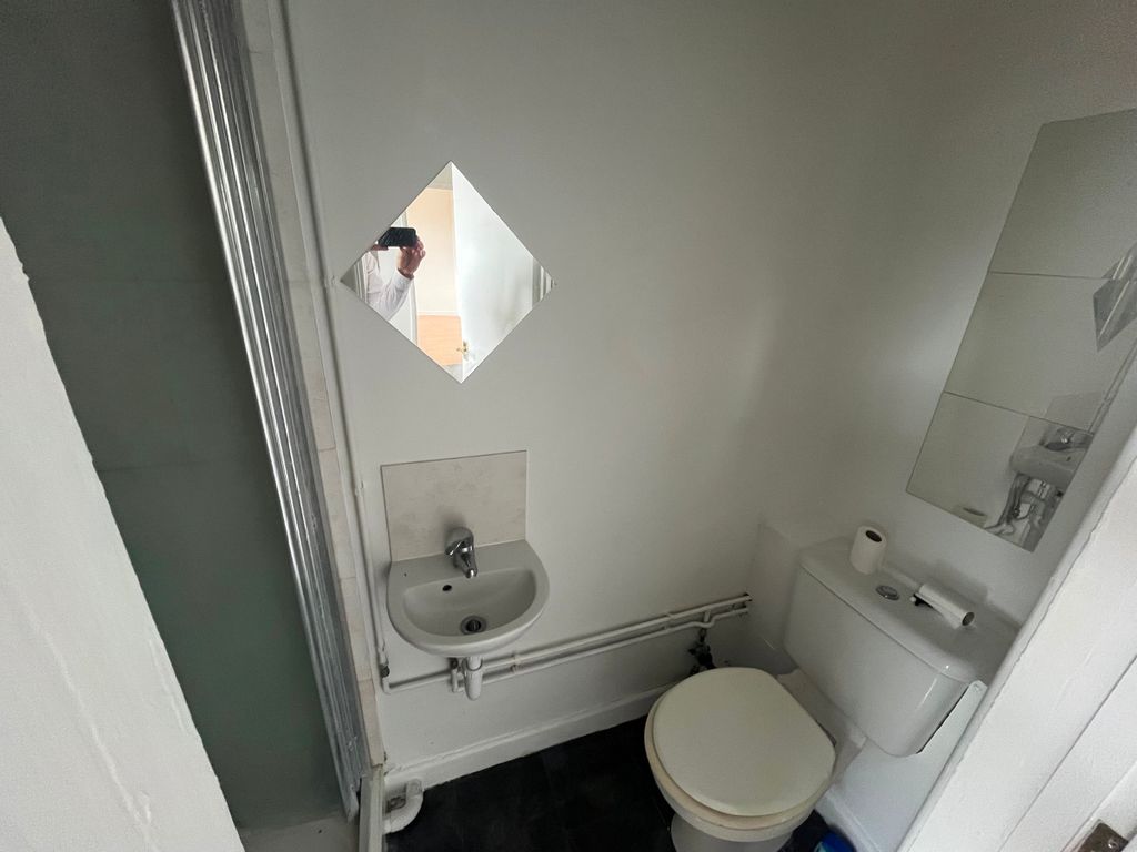 Property photo 2 of 3