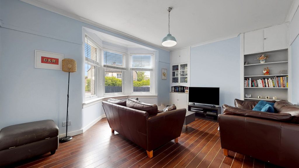 Property photo 2 of 18 15-Web-Or-Mls-70 Kingsland Drive_12