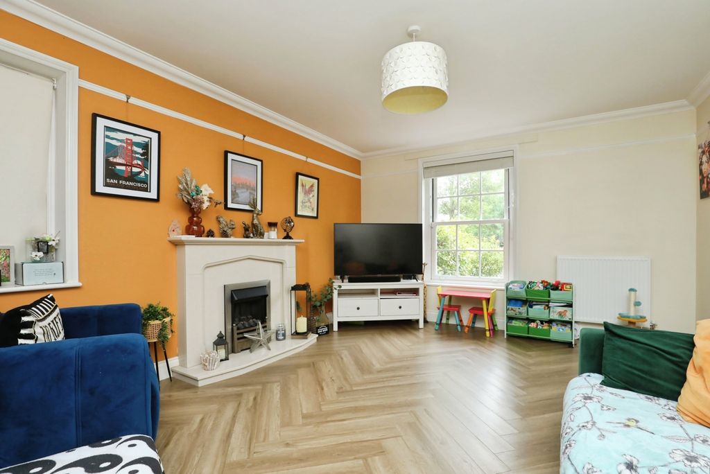 Property photo 3 of 16 Photo